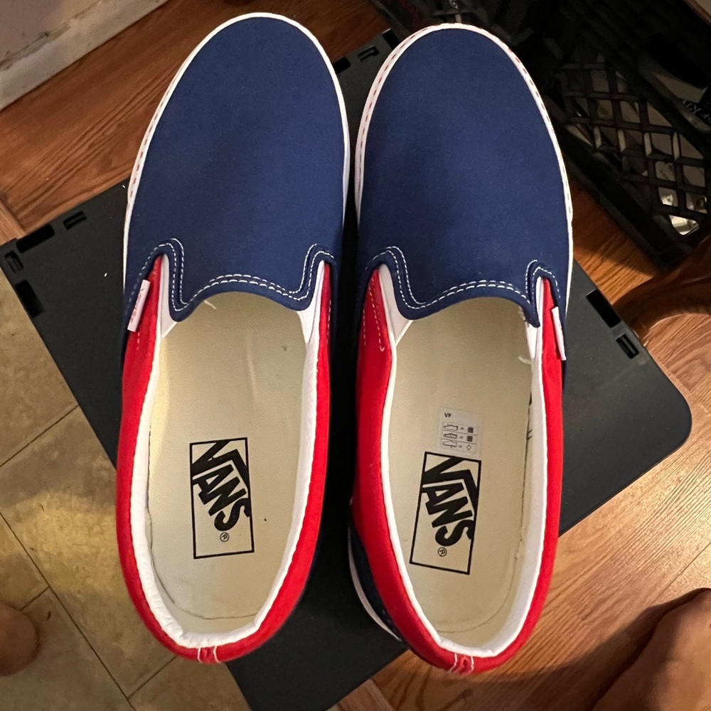 Vans Off the Wall slip on shoes